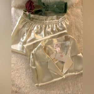 NWT  2 pc Chance Encounters - Uni Beige color LOUNGEWEAR. Sz L